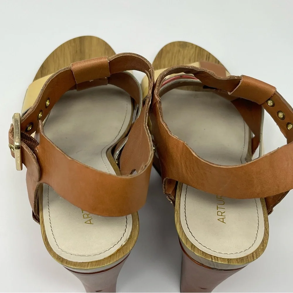 Woman’s Arturo Chiang Brown Patent Leather Wedges Sz 10 / Euro 40‎